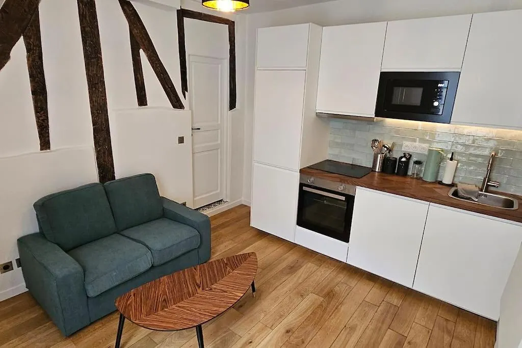 Appartement - Tour Eiffel contacts